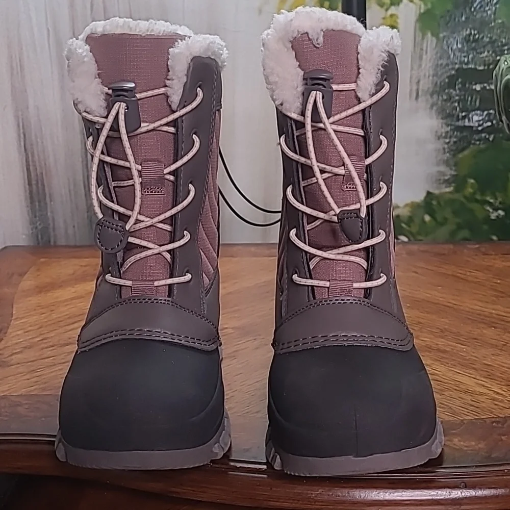New with tags! All in Motion Girls 3 waterproof winter boots Skylar Blush